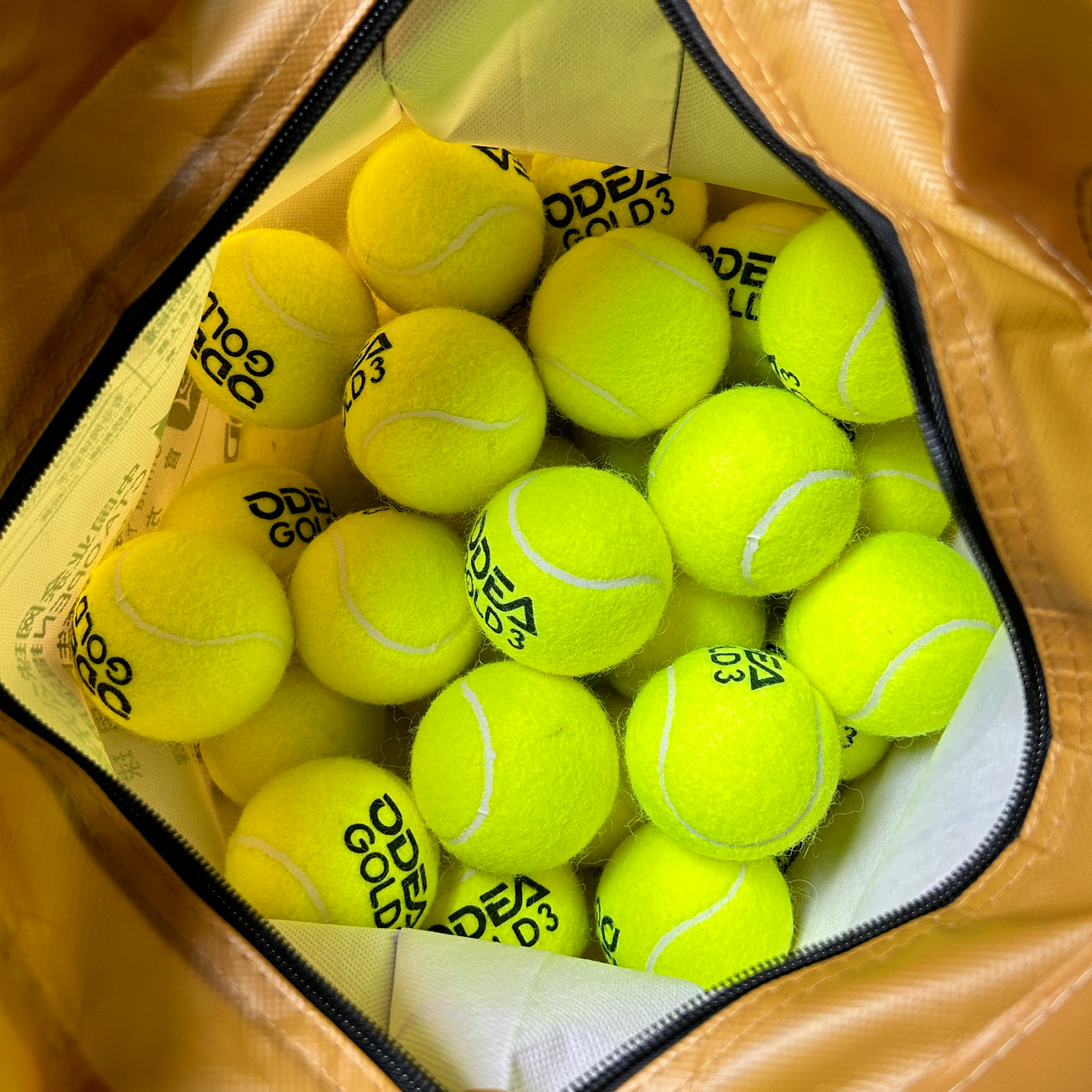 60 Pressureless Tennis Balls – Training & Durable